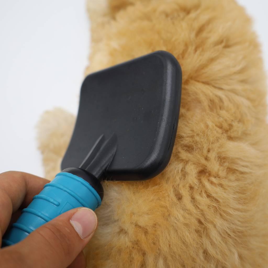 professional brush for dogs